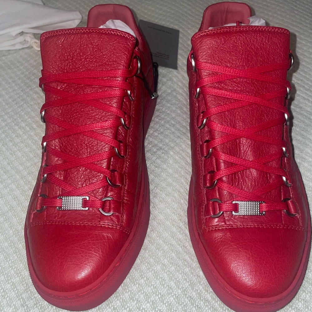 Red arena los Balenciaga new never worn size 9 uk 40